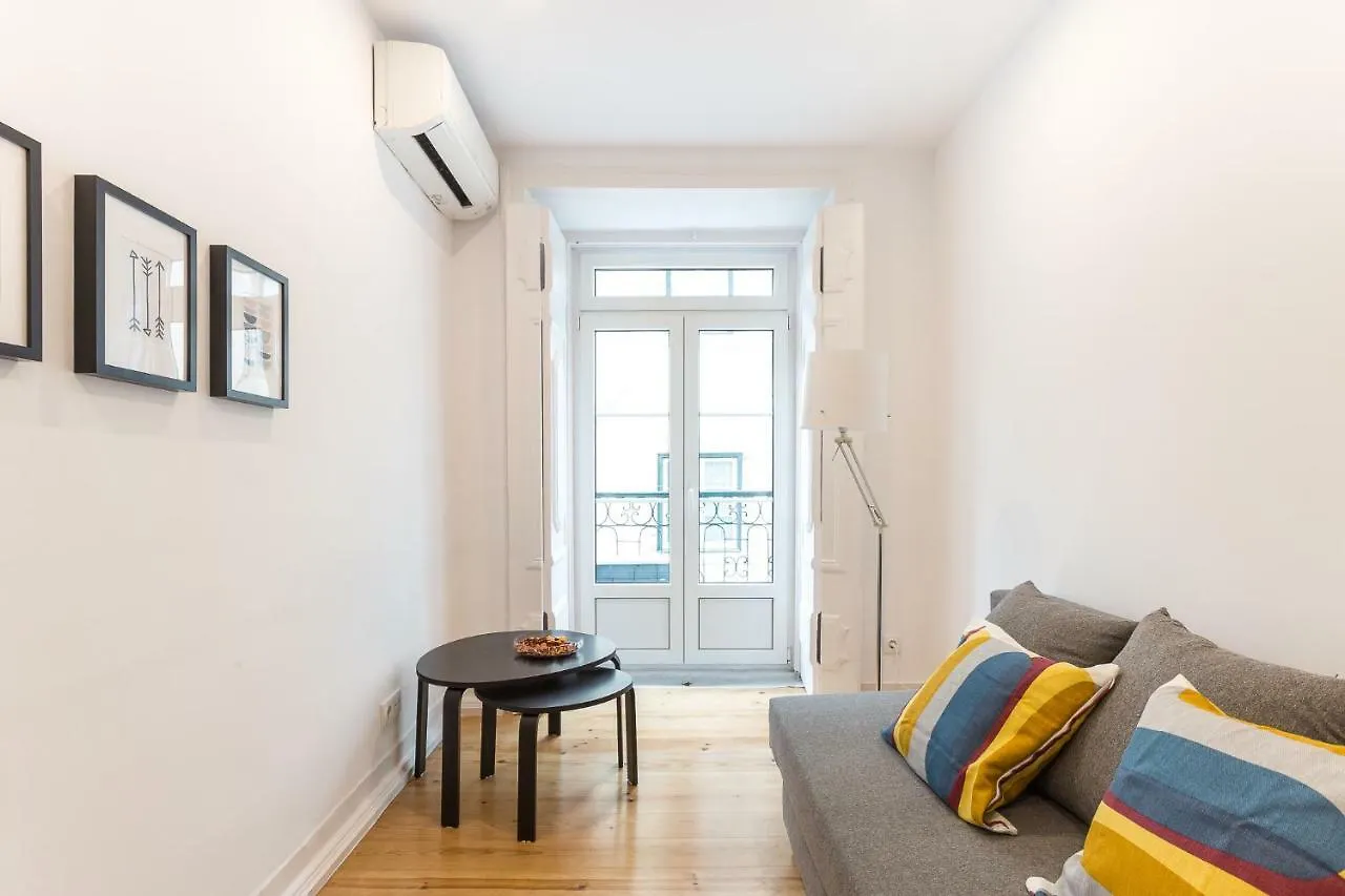 Three Bedroom Apartment In Historical Centre -Bairro Alto 리스본