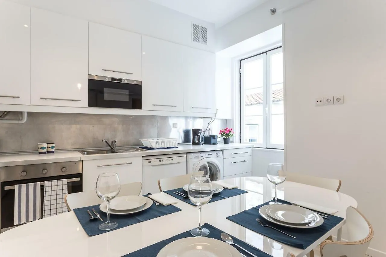 Three Bedroom Apartment In Historical Centre -Bairro Alto 리스본 포르투갈