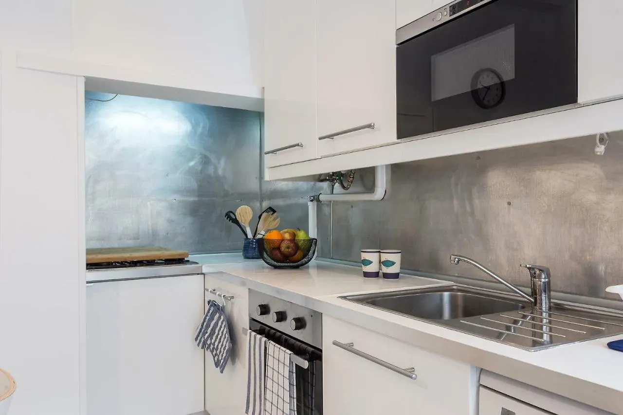 Three Bedroom Apartment In Historical Centre -Bairro Alto 리스본 0*,  포르투갈