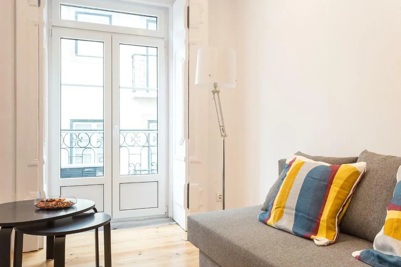 Three Bedroom Apartment In Historical Centre -Bairro Alto 리스본