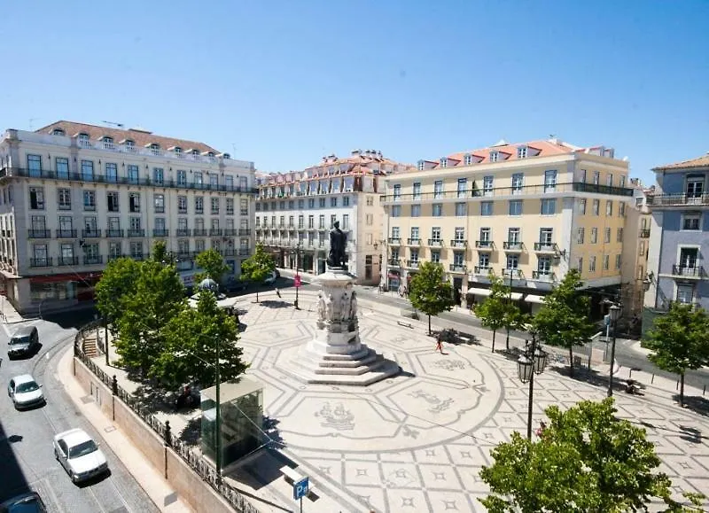 Three Bedroom Apartment In Historical Centre -Bairro Alto 리스본
